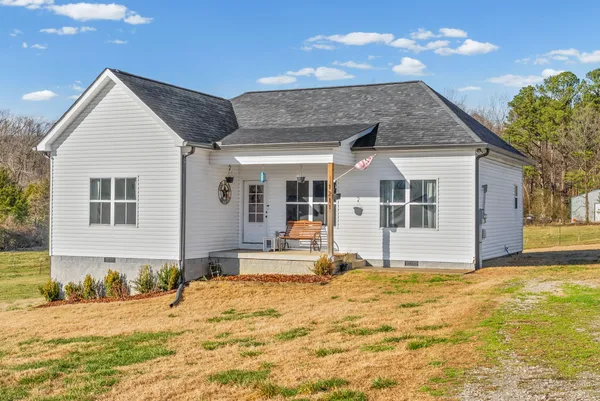 $400,000 | 1211 North Charlotte Street, Dickson, TN 37055
