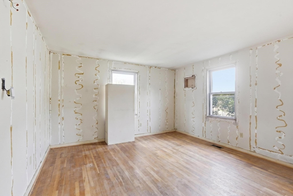 364 West Meadow Road Lowell, MA 01854 - Photo 8 of 26
