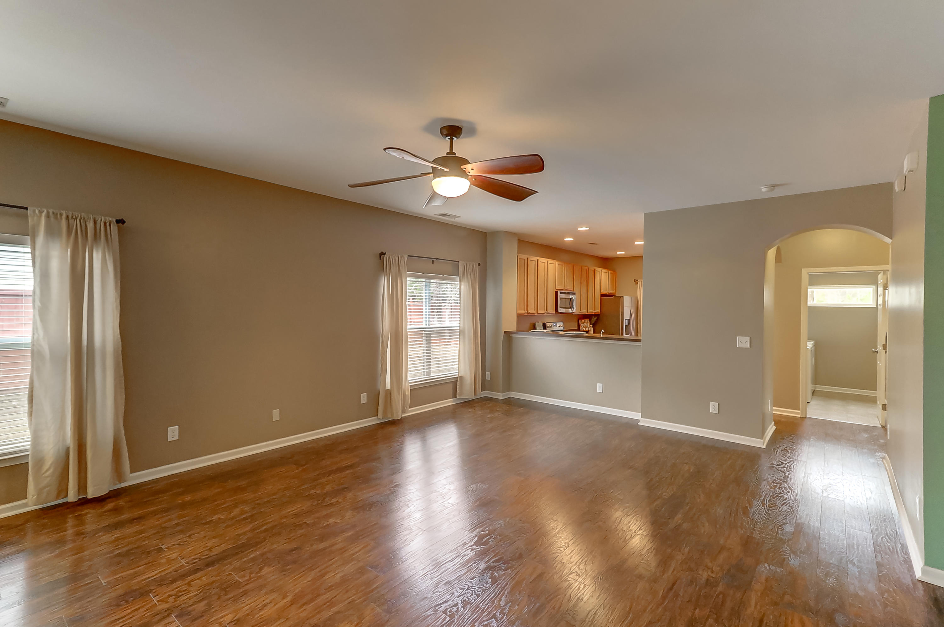 237 Meadow Wood Road Summerville, SC 29486 - Photo 8 of 38 Living room