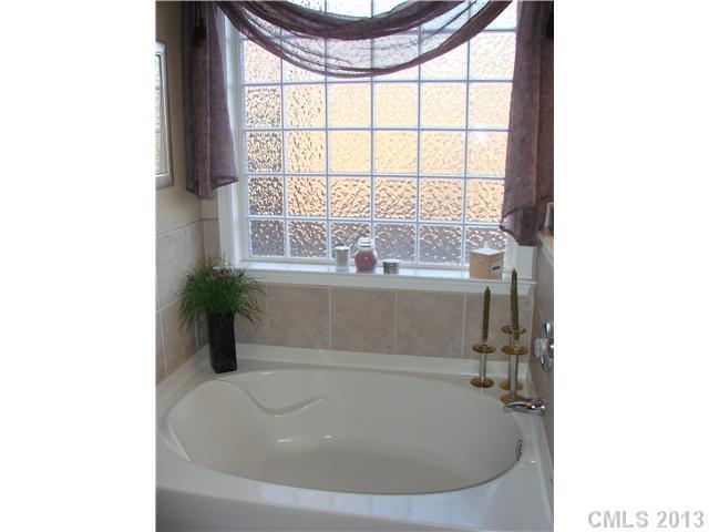 3303 Cole Mill Road Charlotte, NC 28270 - Photo 10 of 16 Gallery Image 10