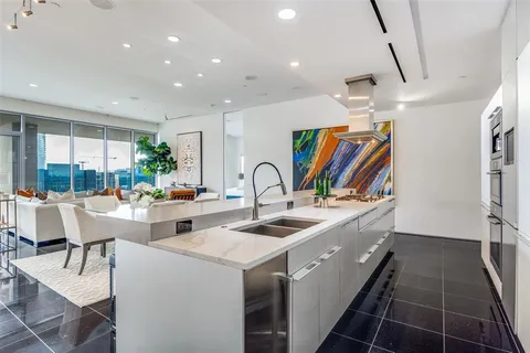 $1,650,000 | 1717 Arts Plaza, Unit 2107, Dallas, TX 75201