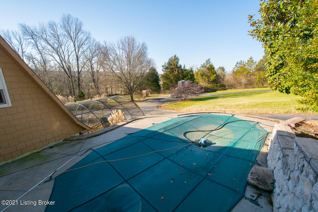 5009 Thurman Road Louisville, KY 40299 - Photo 37 of 66 Pool