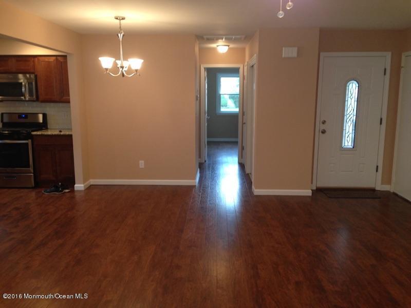 121 Georgetown Road Toms River, NJ 08757 - Photo 10 of 21 Living room to Hallway 2