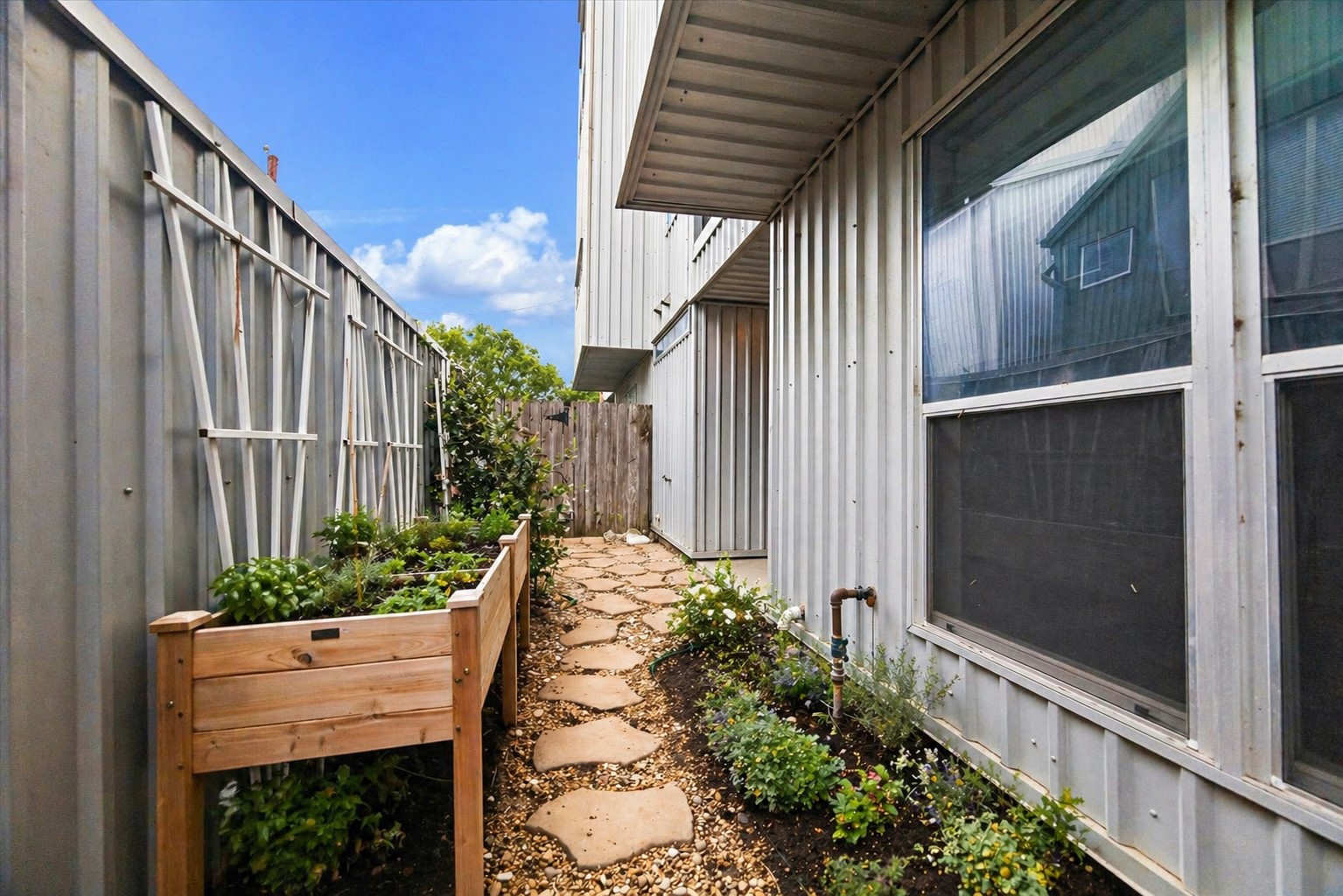 6130 Grand Boulevard Houston, TX 77021 - Photo 4 of 42 Virtual Staging
