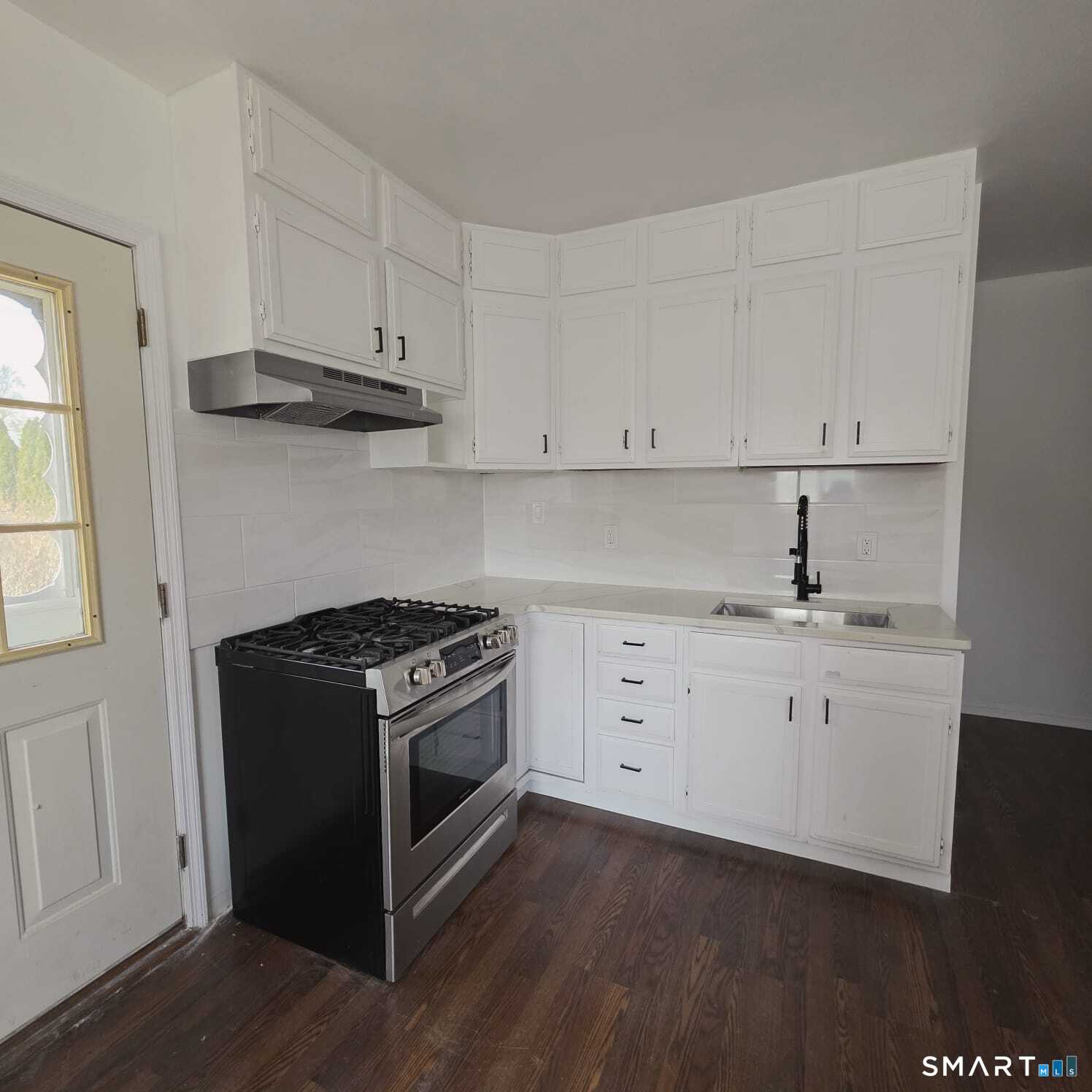 124 Geddes Terrace, Unit LEFT Waterbury, CT 06708 - Photo 17 of 28