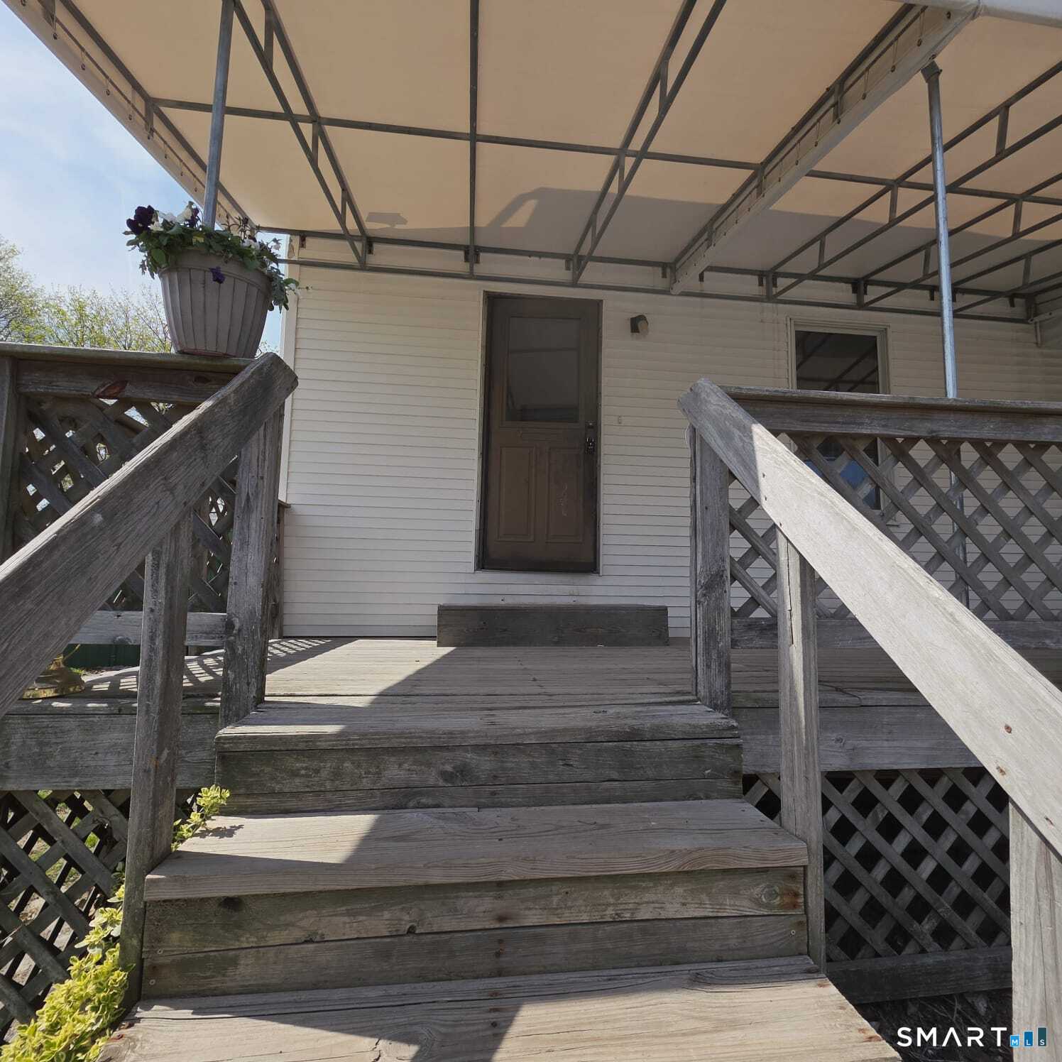 124 Geddes Terrace, Unit LEFT Waterbury, CT 06708 - Photo 3 of 28