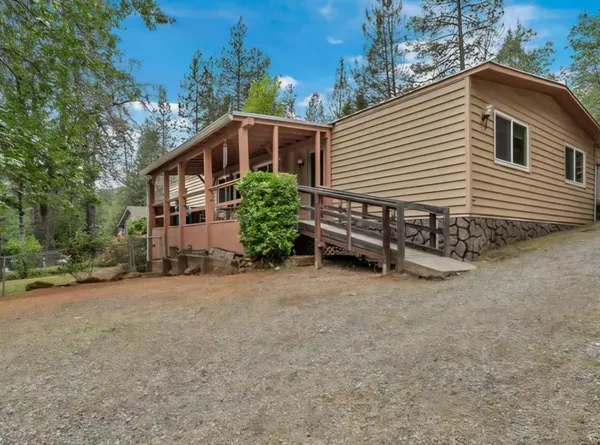$279,000 | 20742 Mammoth Drive, Lakehead, CA 96051