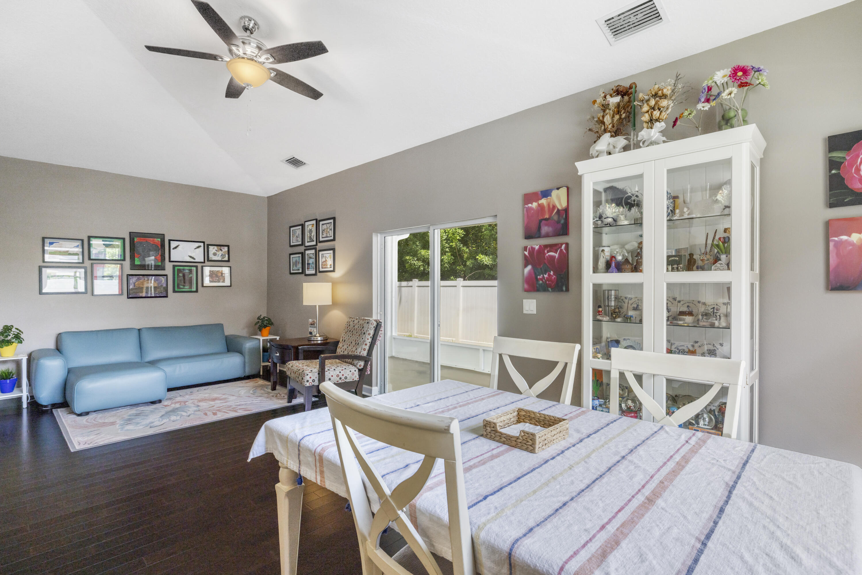 110 Briarcliff Circle Sebastian, FL 32958 - Photo 18 of 42 a living room with furniture