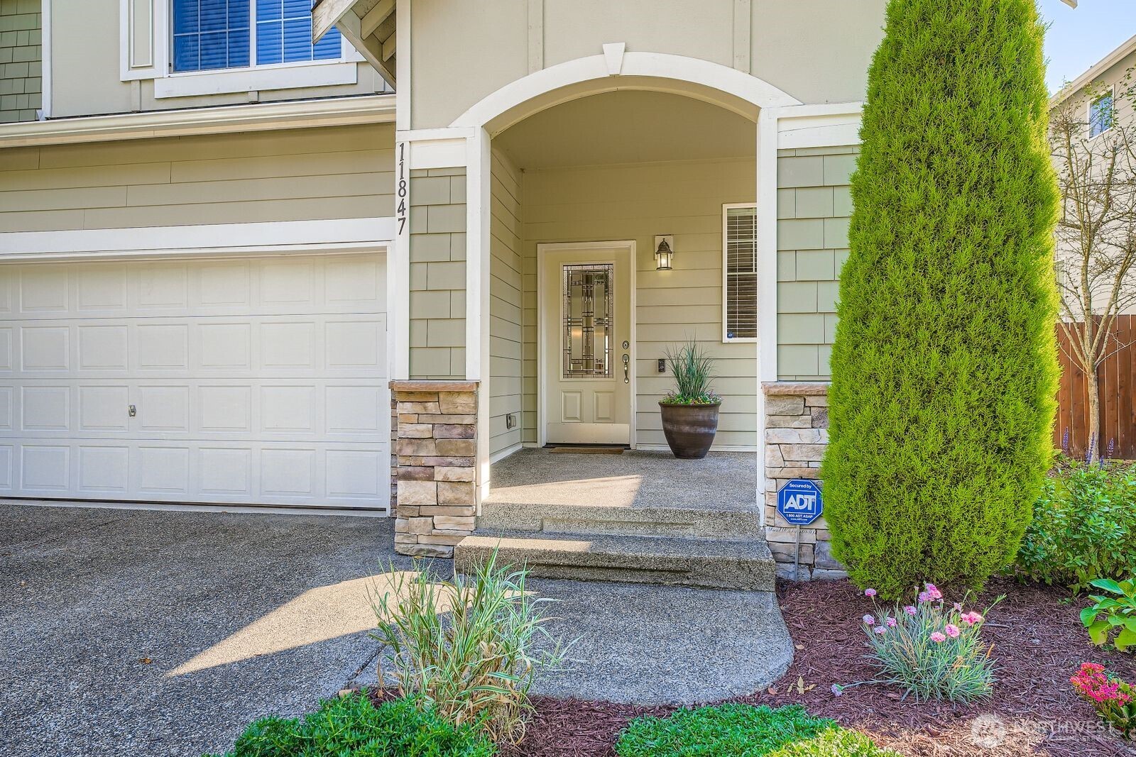 11847 Southeast 176th Court Renton, WA 98058 - Photo 3 of 24