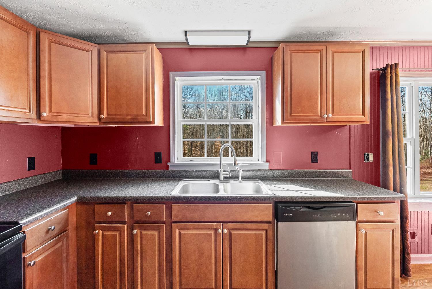 181 Salem Road Spout Spring, VA 24593 - Photo 6 of 33 Gallery Image 6