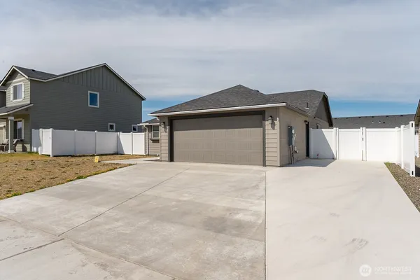 $324,000 | 4256 West Wood Court, Moses Lake, WA 98837