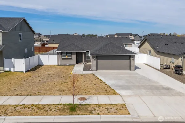 $324,000 | 4256 West Wood Court, Moses Lake, WA 98837