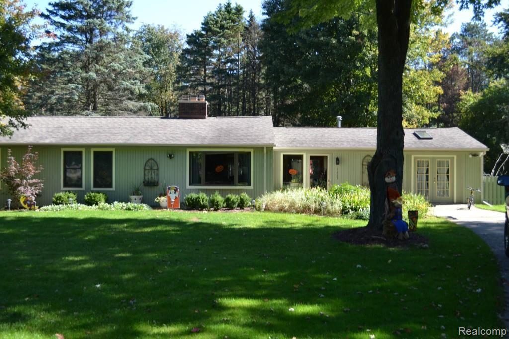 1225 Seville Road Rochester, MI 48309 - Photo 1 of 14 seville6.jpg