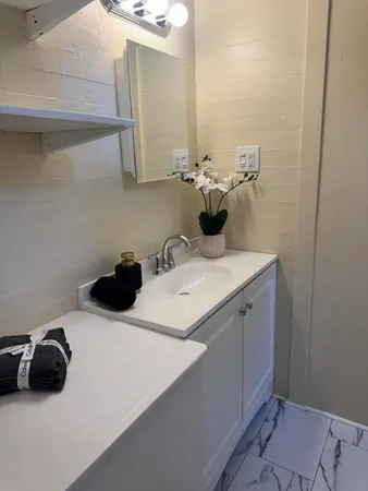 $2,050 | 1120 Washington Street, Unit SU, Key West, FL 33040