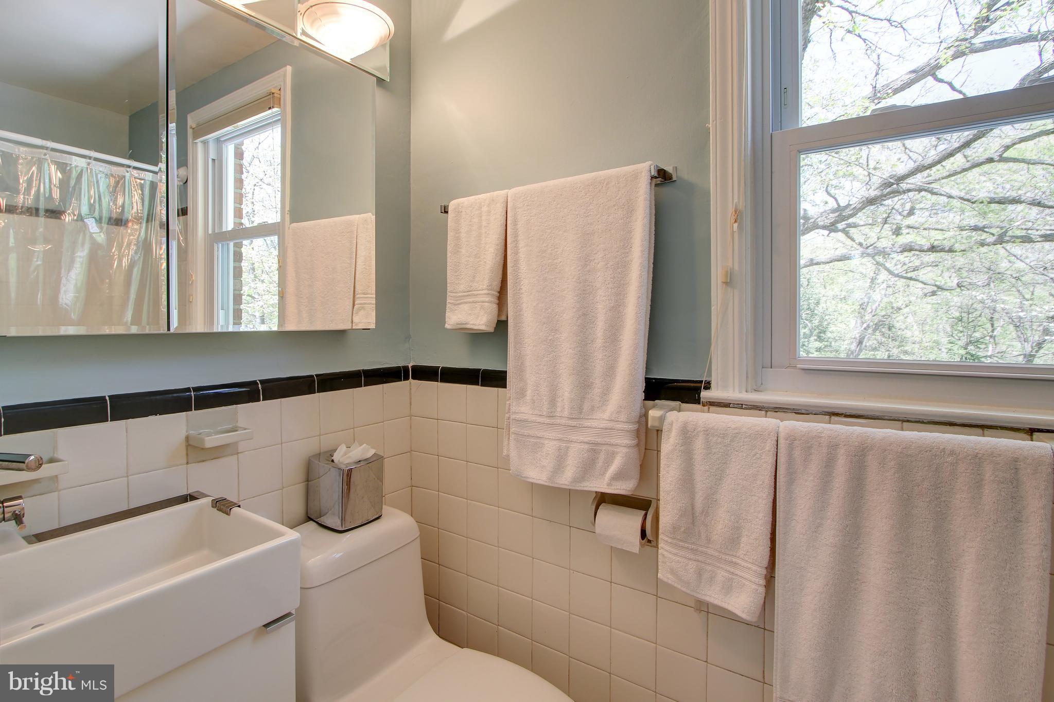 141 Ritchie Avenue Silver Spring, MD 20910 - Photo 18 of 30 Upper Level Full Bath