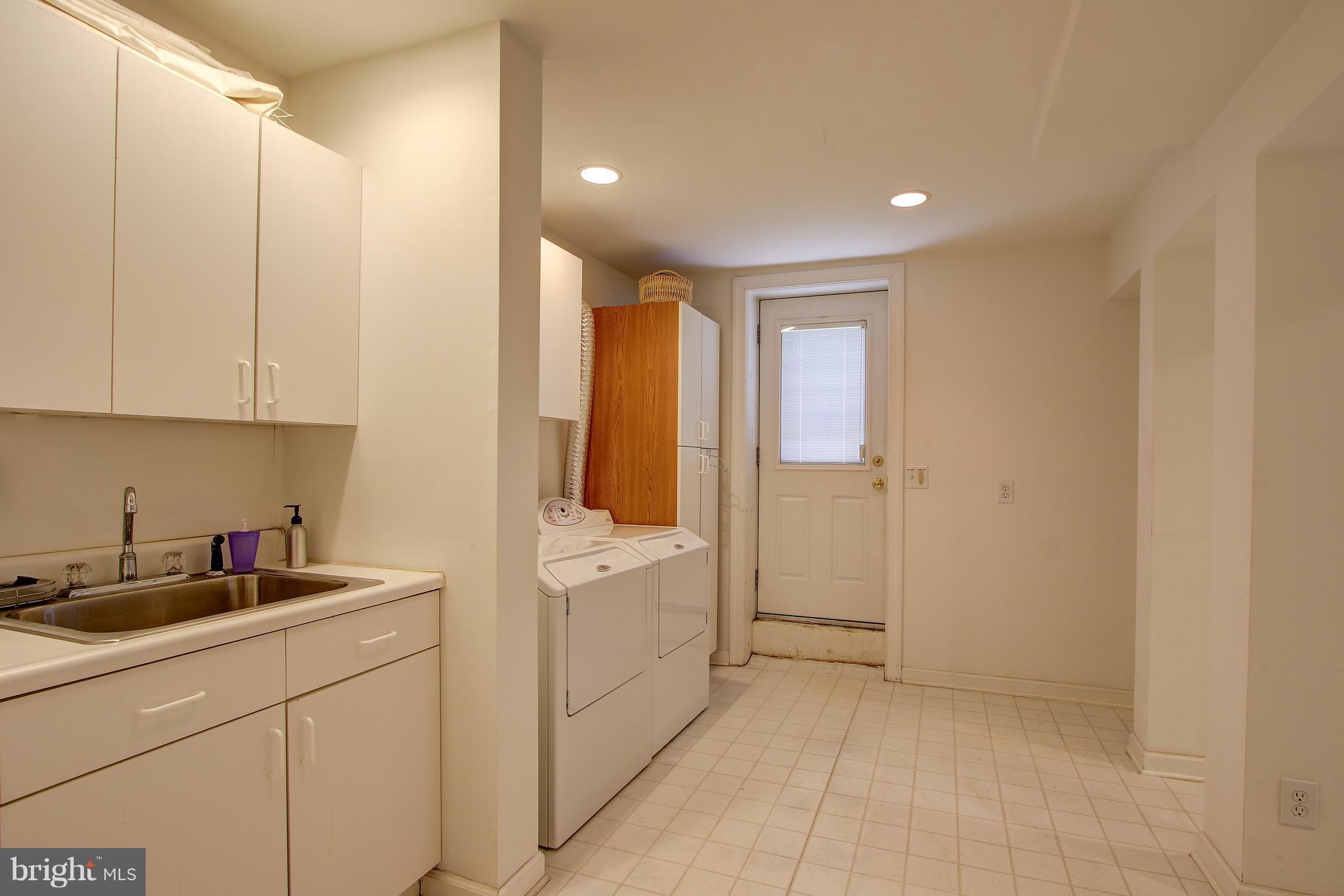 141 Ritchie Avenue Silver Spring, MD 20910 - Photo 20 of 30 Laundry
