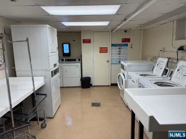 $2,000 | 2340 Linwood Avenue, Unit 2C, Fort Lee, NJ 07024