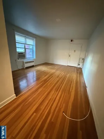 $2,000 | 2340 Linwood Avenue, Unit 2C, Fort Lee, NJ 07024