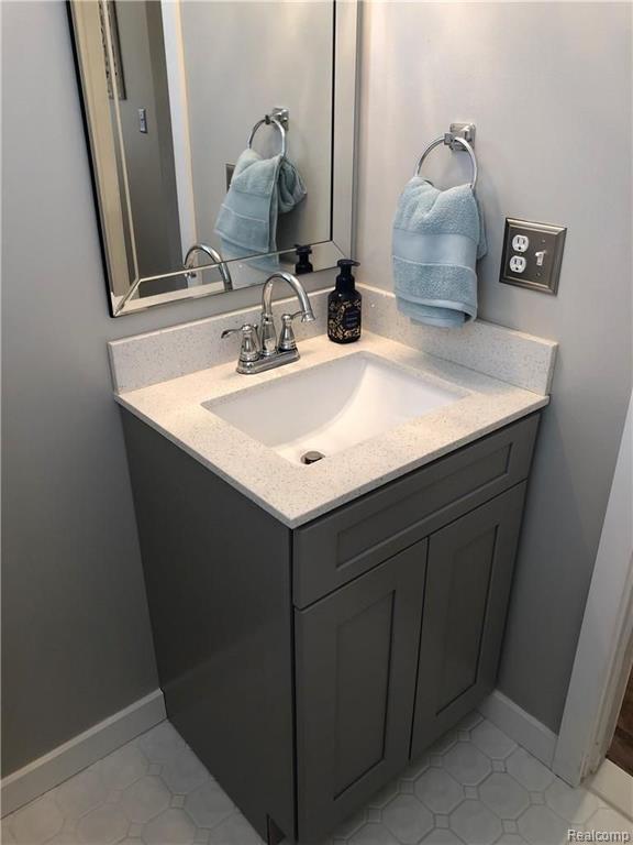 776 East South Boulevard Rochester, MI 48307 - Photo 9 of 22 Gallery Image 9