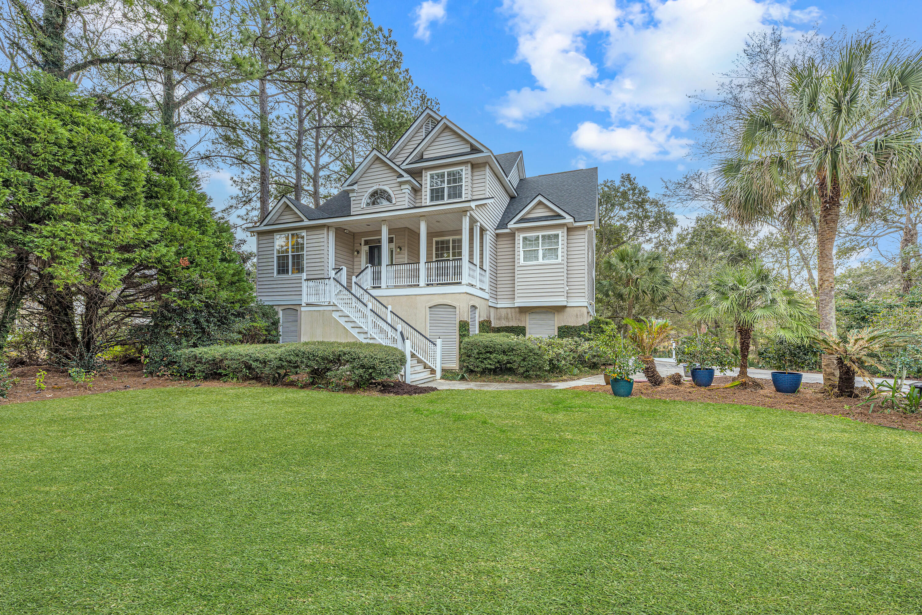 509 Chimney Bluff Drive Mount Pleasant, SC 29464 - Photo 2 of 63 509ChimneyBluffDr004