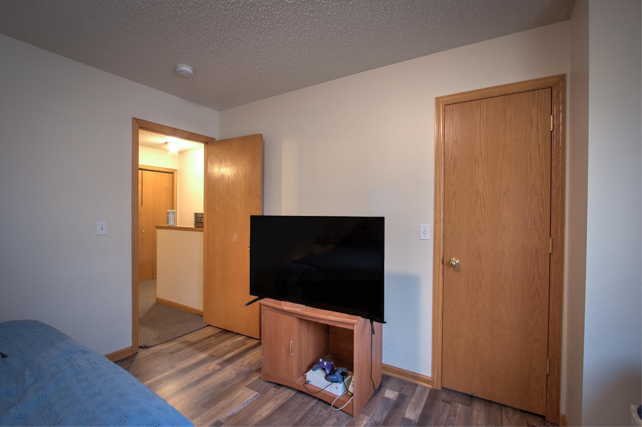 142 19th Avenue Southeast Cambridge, MN 55008 - Photo 9 of 15