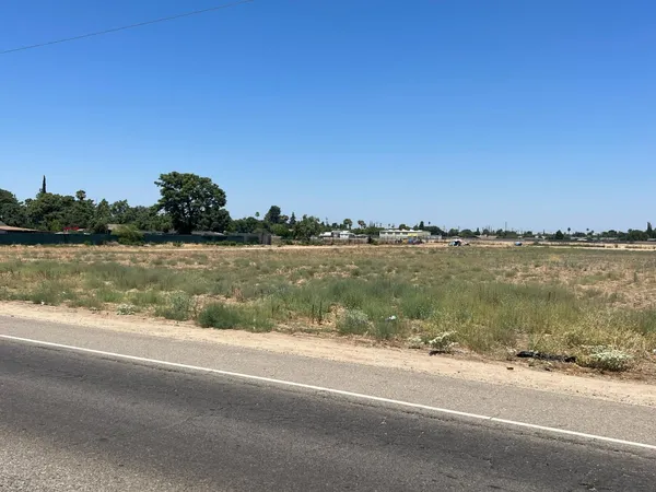 $950,000 | 4865 East Jensen Avenue, Fresno, CA 93725