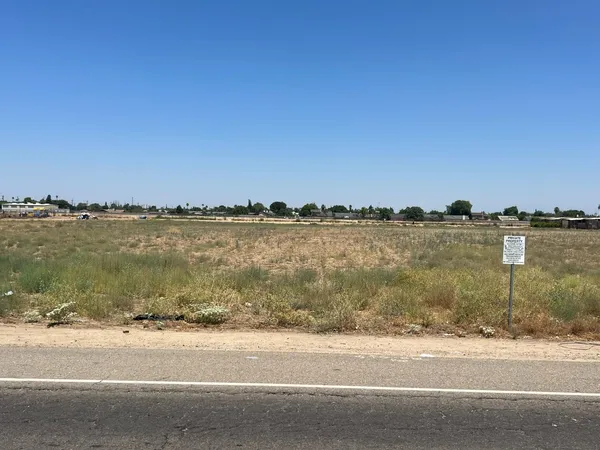 $950,000 | 4865 East Jensen Avenue, Fresno, CA 93725