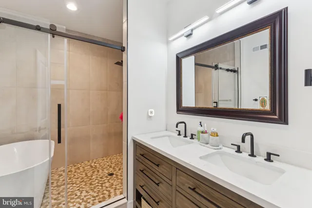 $2,995 | 1007 South 3rd Street, Unit A, Philadelphia, PA 19147