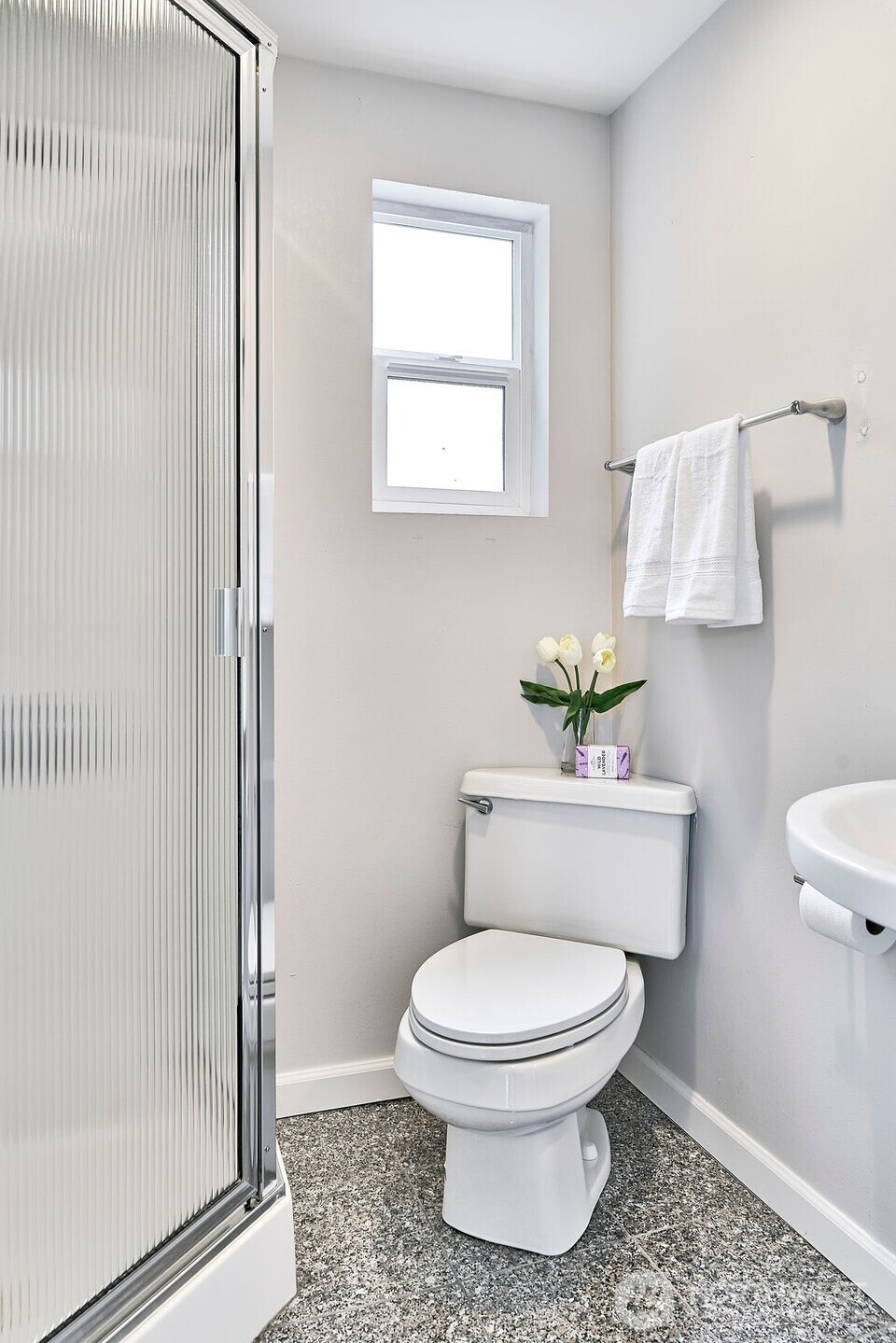 4124 Southwest 104th Street Seattle, WA 98146 - Photo 14 of 26 Gallery Image 14