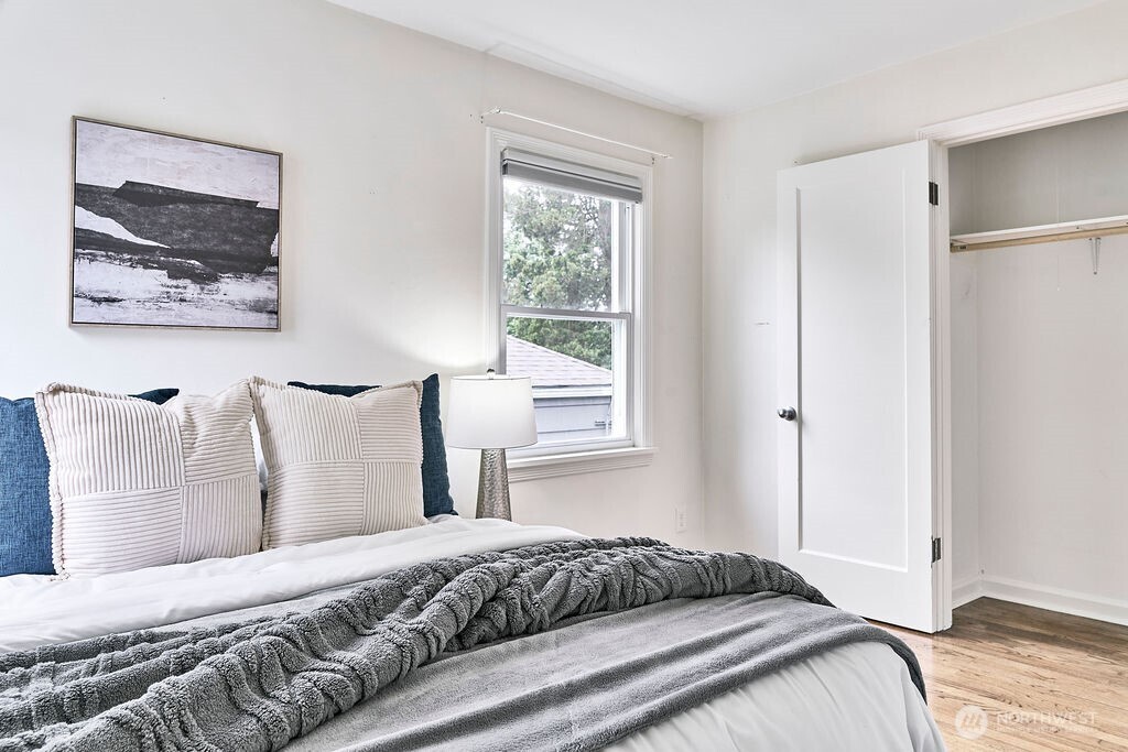 4124 Southwest 104th Street Seattle, WA 98146 - Photo 15 of 26 Gallery Image 15
