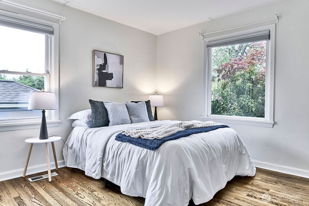4124 Southwest 104th Street Seattle, WA 98146 - Photo 17 of 26 Gallery Image 17