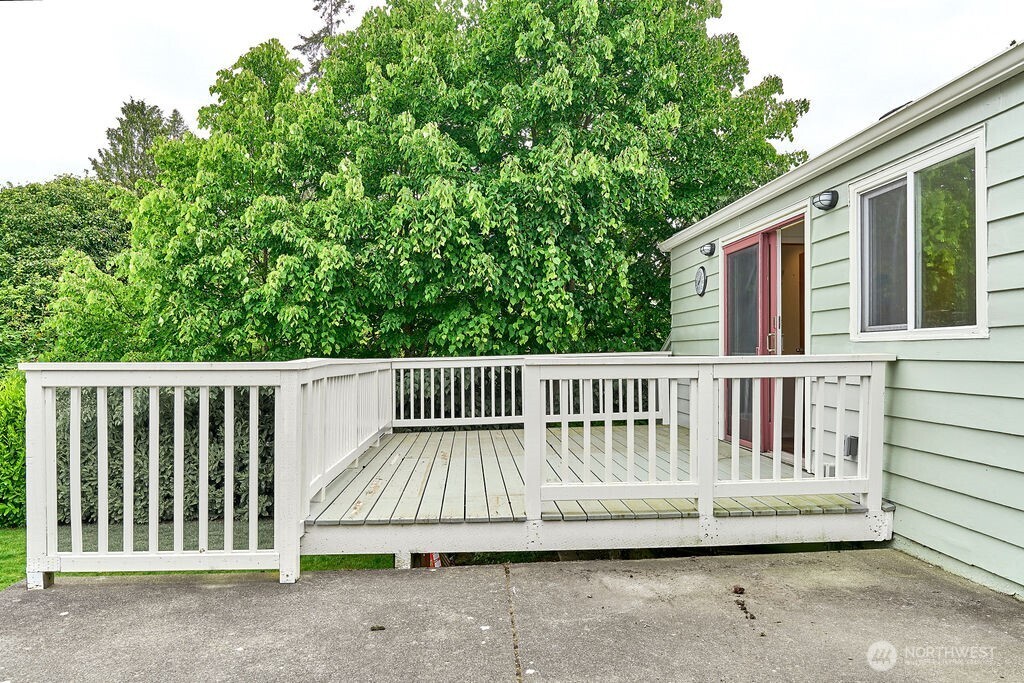 4124 Southwest 104th Street Seattle, WA 98146 - Photo 20 of 26 Gallery Image 20