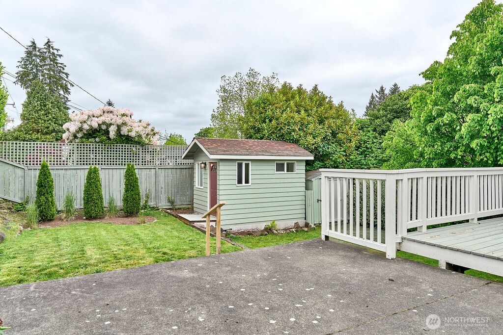 4124 Southwest 104th Street Seattle, WA 98146 - Photo 21 of 26 Gallery Image 21