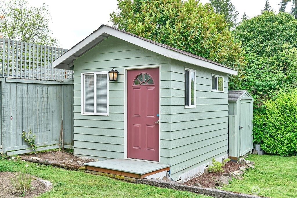 4124 Southwest 104th Street Seattle, WA 98146 - Photo 23 of 26 Gallery Image 23