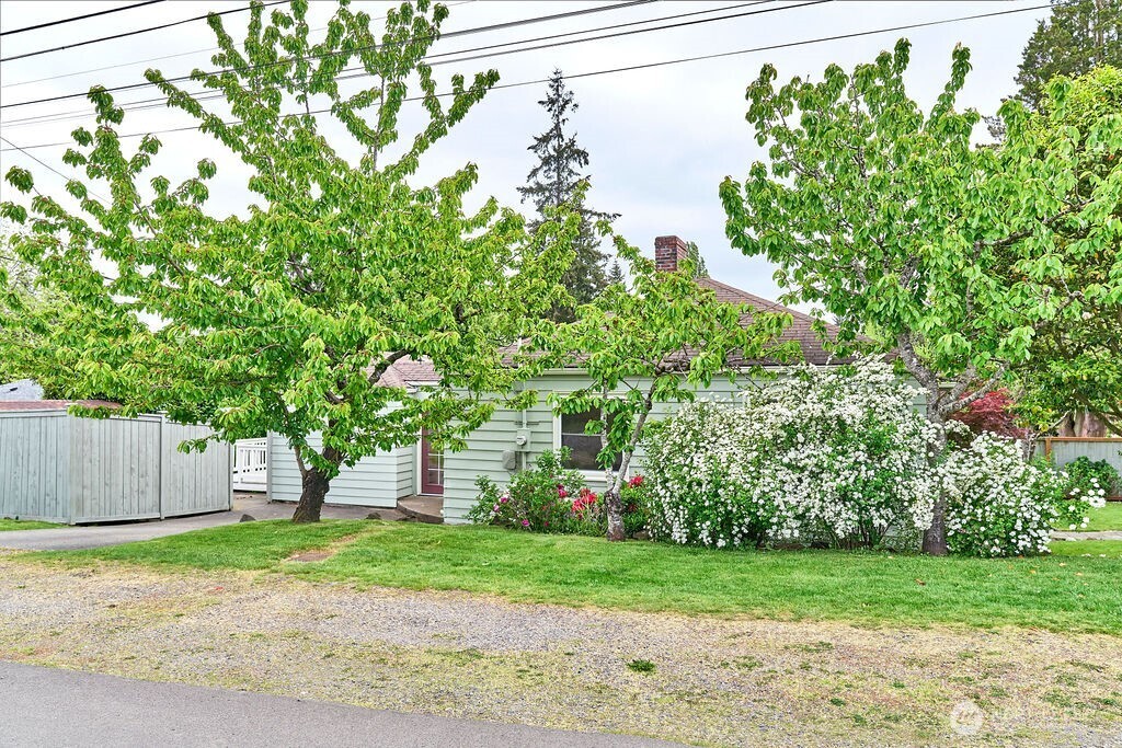 4124 Southwest 104th Street Seattle, WA 98146 - Photo 26 of 26 Gallery Image 26