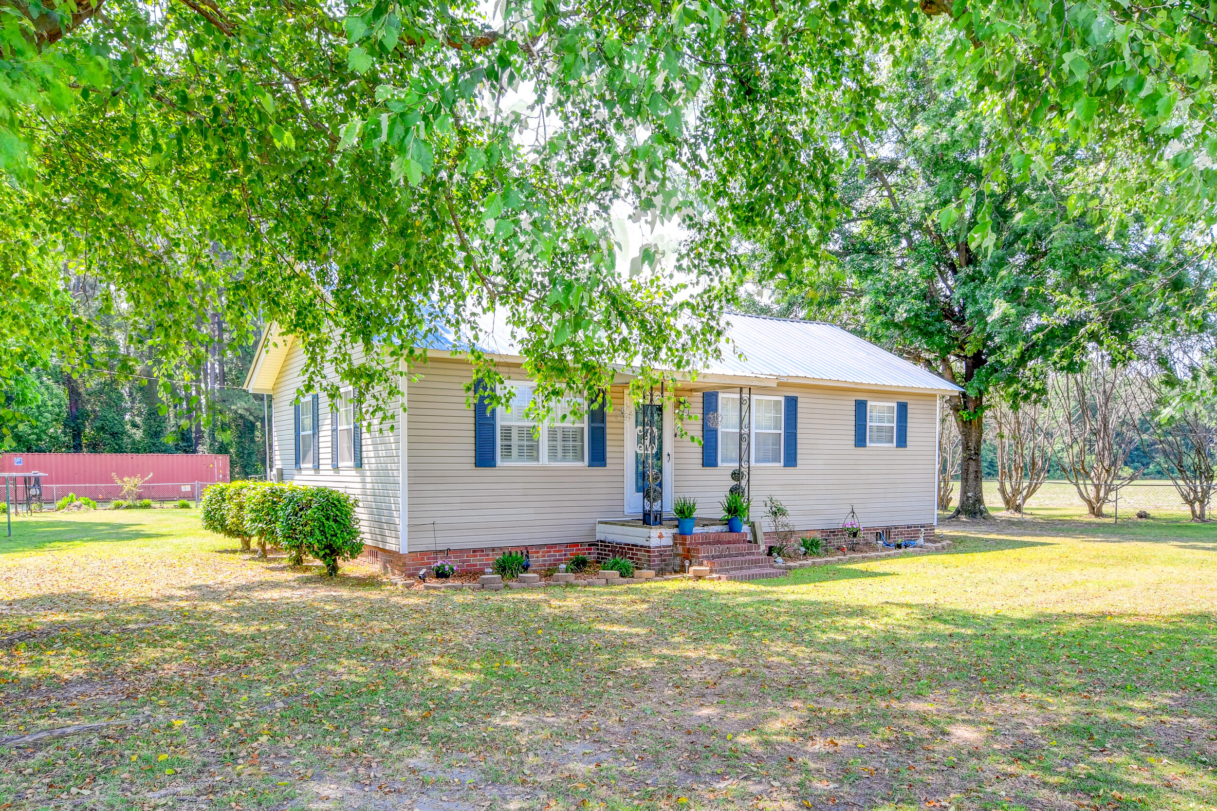 181 Camellia Road Reevesville, SC 29471 - Photo 2 of 33 DSC_9628_29_30_31_32