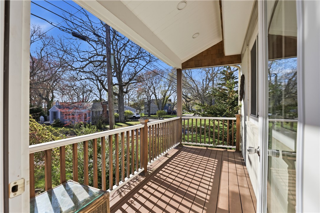 18 Loring Road Bristol, RI 02809 - Photo 5 of 38