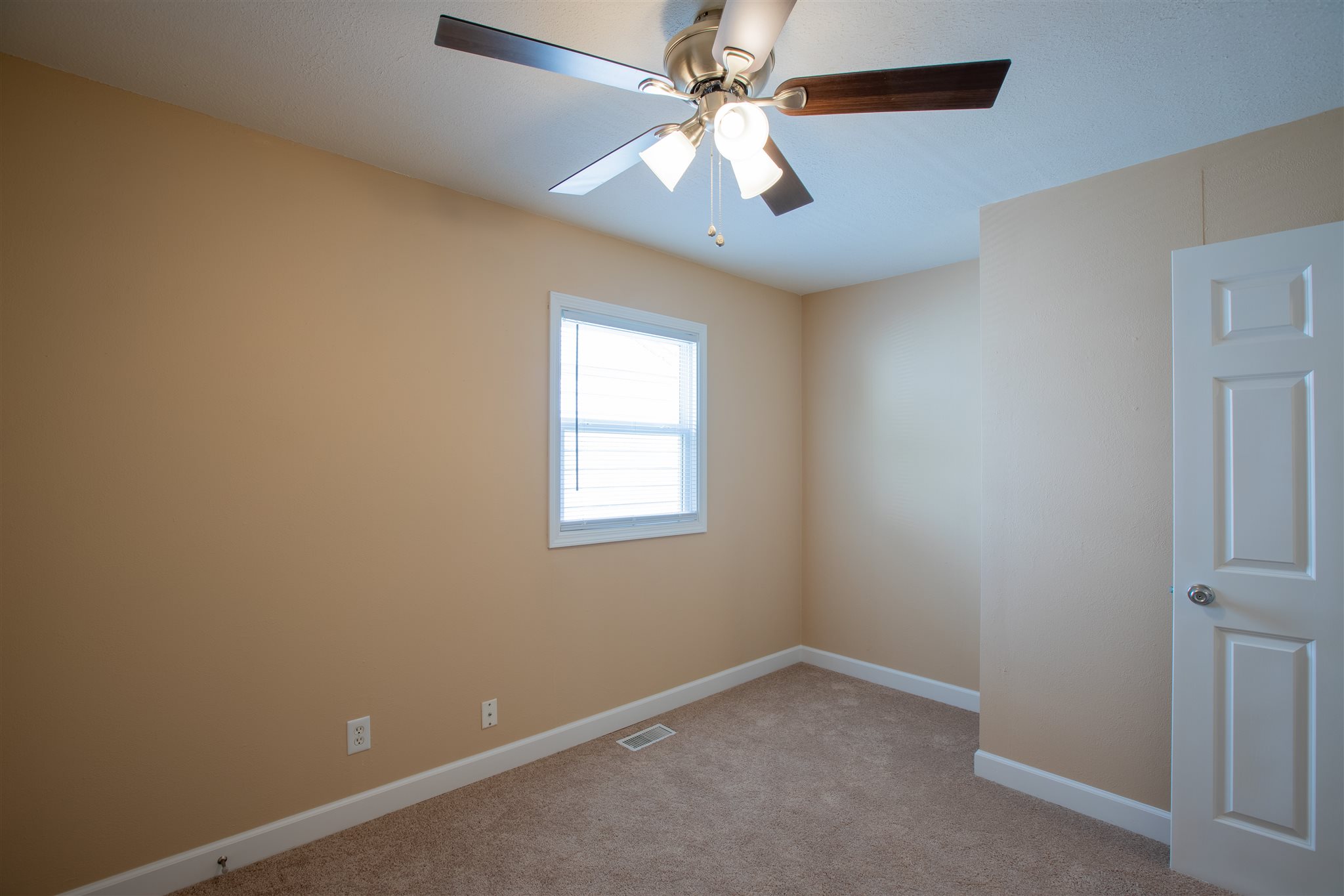 1203 Christ Road Evansville, IN 47711 - Photo 15 of 32 Gallery Image 15