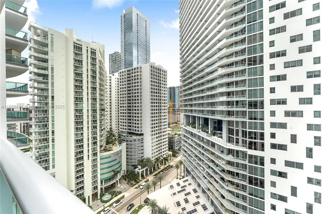 $749,900 | 1331 Brickell Bay Drive, Unit 1706, Miami, FL 33131