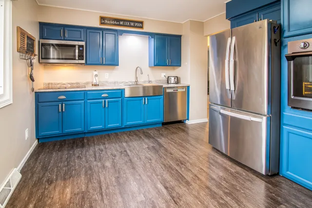 $319,900 | 1509 Hillside Lane, Watertown, WI 53098