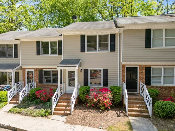 $274,900 | 300 Highway 54, Unit E3, Carrboro, NC 27510