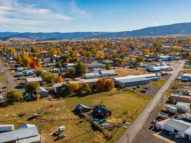 $650,000 | 702 North D Street, Grangeville, ID 83530