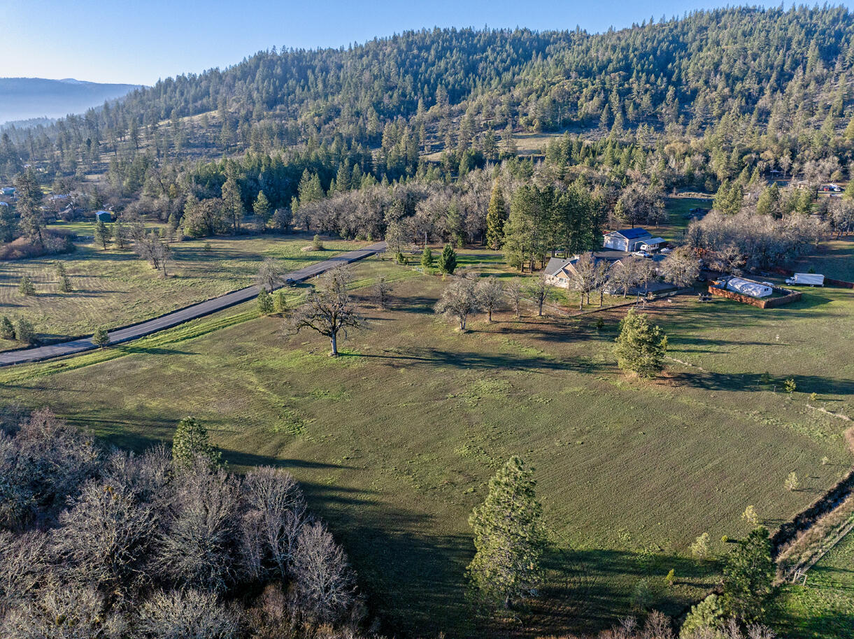 161 Sparky Way Cave Junction, OR 97523 - Photo 10 of 14 DJI_20251230152945_0070_D copy
