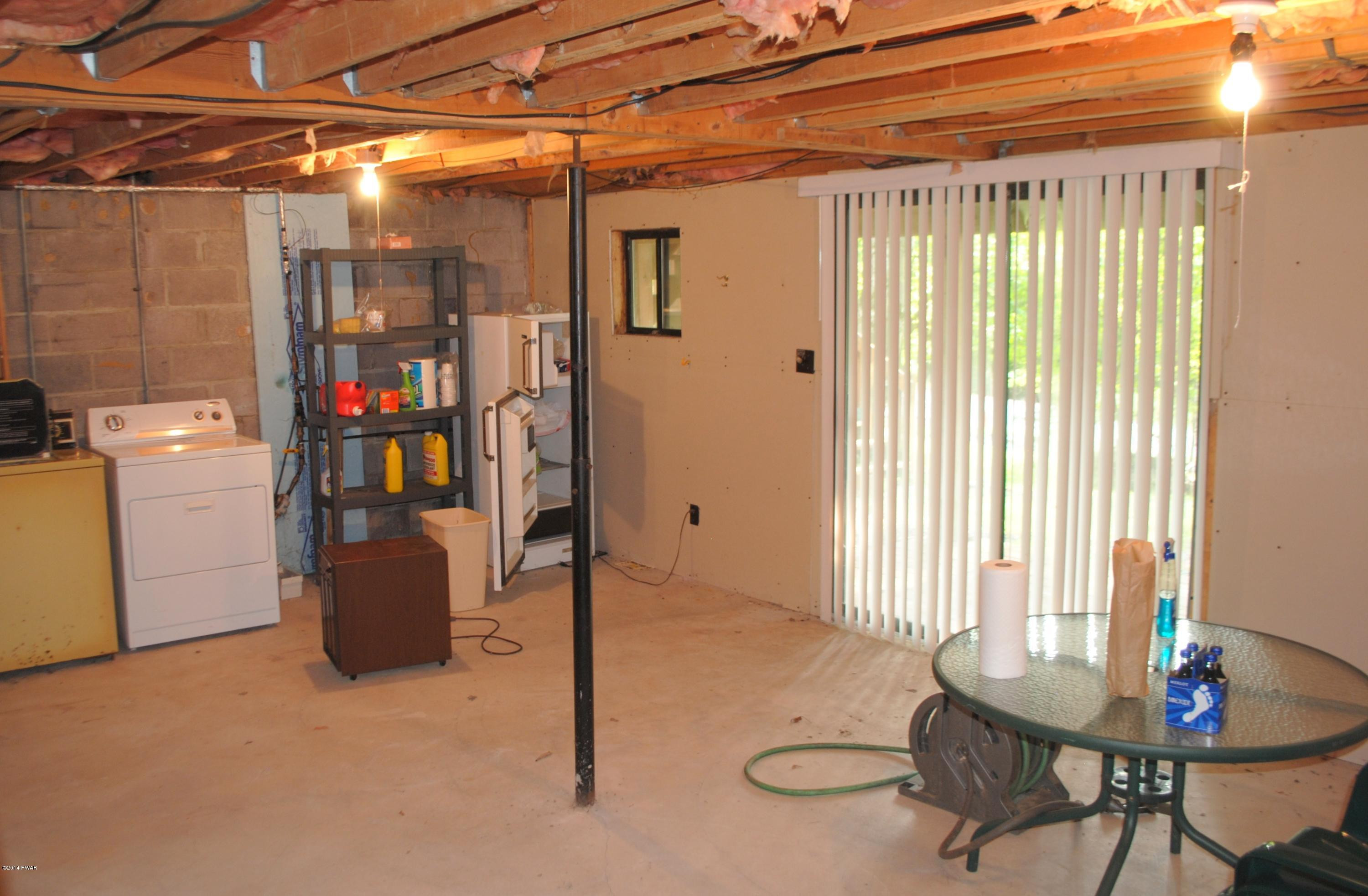 2022 Roamingwood Road Lake Ariel, PA 18436 - Photo 15 of 30