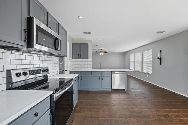 $299,900 | 219 Hilltop Drive, Justin, TX 76247