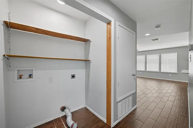 $299,900 | 219 Hilltop Drive, Justin, TX 76247