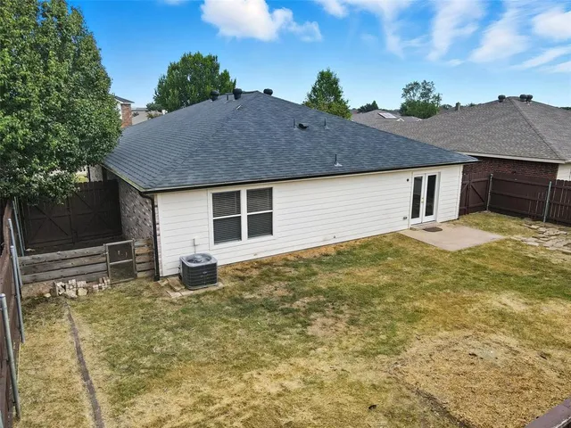 $299,900 | 219 Hilltop Drive, Justin, TX 76247