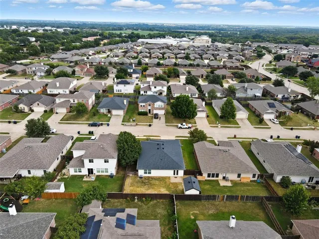 $299,900 | 219 Hilltop Drive, Justin, TX 76247