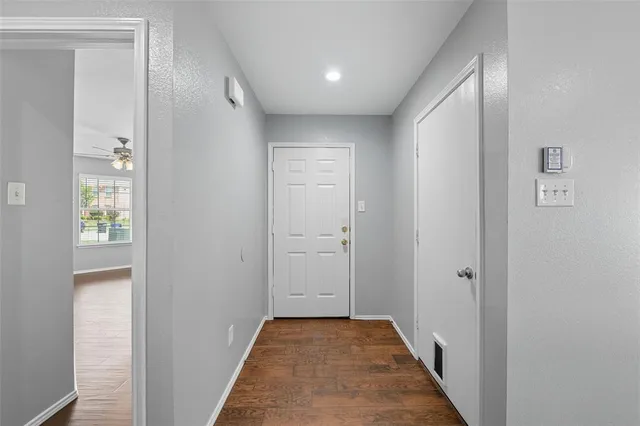 $299,900 | 219 Hilltop Drive, Justin, TX 76247