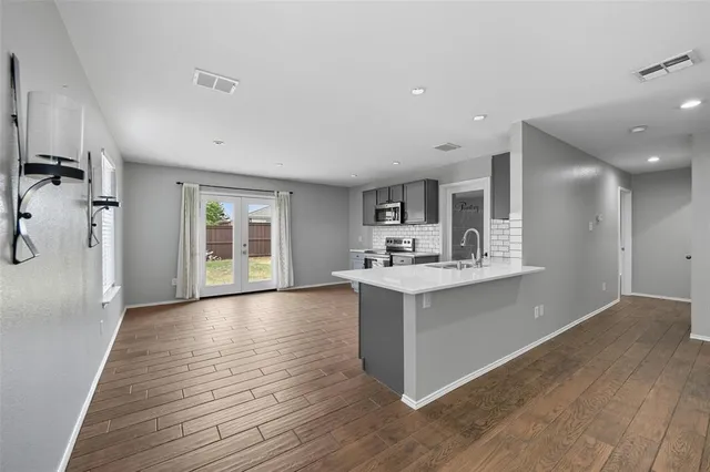 $299,900 | 219 Hilltop Drive, Justin, TX 76247